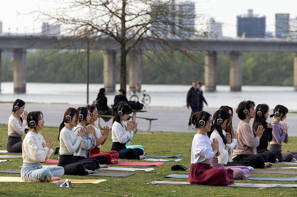 한강무소음요가. (출처=한국레츠요가협회)