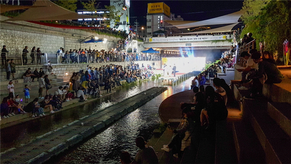 청계천 패션쇼. (출처=서울시설공단)