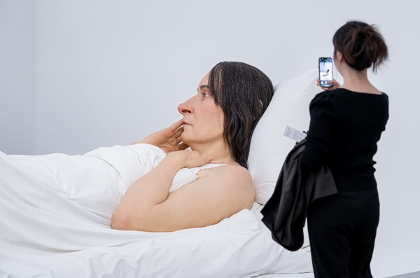 《론 뮤익》 전시회 관람 모습 (출처=국립현대미술관)