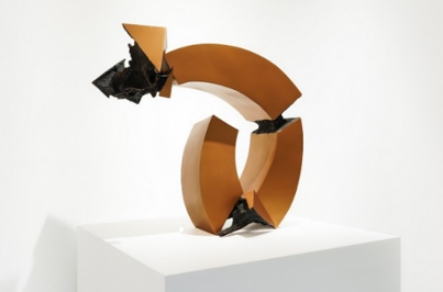 엄태정 〈객정-춤〉, 2014, 구리, 76 x 45 x 74(h)cm (출처=아라리오갤러리 서울)