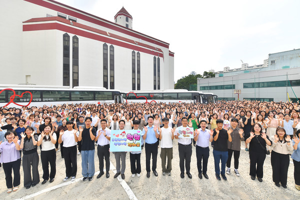 27일 인천 중구 소재 '인천낙섬 하나님의 교회'에서 '전 세계 유월절사랑 생명사랑 제1730차 헌혈릴레이'가 열렸다. 약 350명이 참여해 생명나눔 문화를 확산했다. (사진제공=하나님의교회)