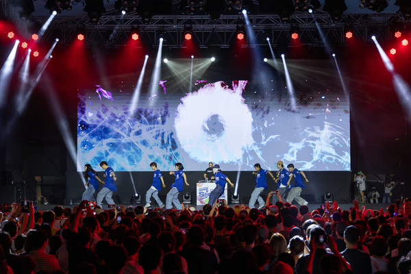 펑크셔플(댄서) KSDA셔플 공연사진. (사진제공=세종문화회관)