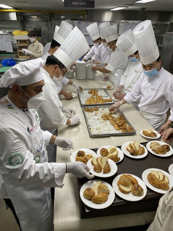 Uzbekistan's cuisine, shaped by centuries along the Silk Road, combines hearty ingredients, bold flavors, and warm hospitality.