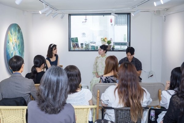 During the VIP artist talk