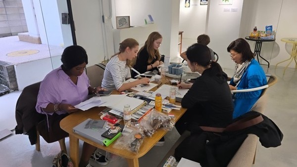 Art class by French artist Oxima