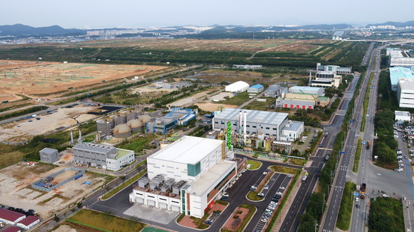 수도권매립지 내 자원화‧에너지화 시설 전경. 공사는 매립가스 발전, 침출수 처리, 슬러지 자원화 등 현장 기반의 실무형 연구를 통해 기술과 현장을 융합한 전문인재를 양성할 계획이다. (사진제공=수도권매립지관리공사)