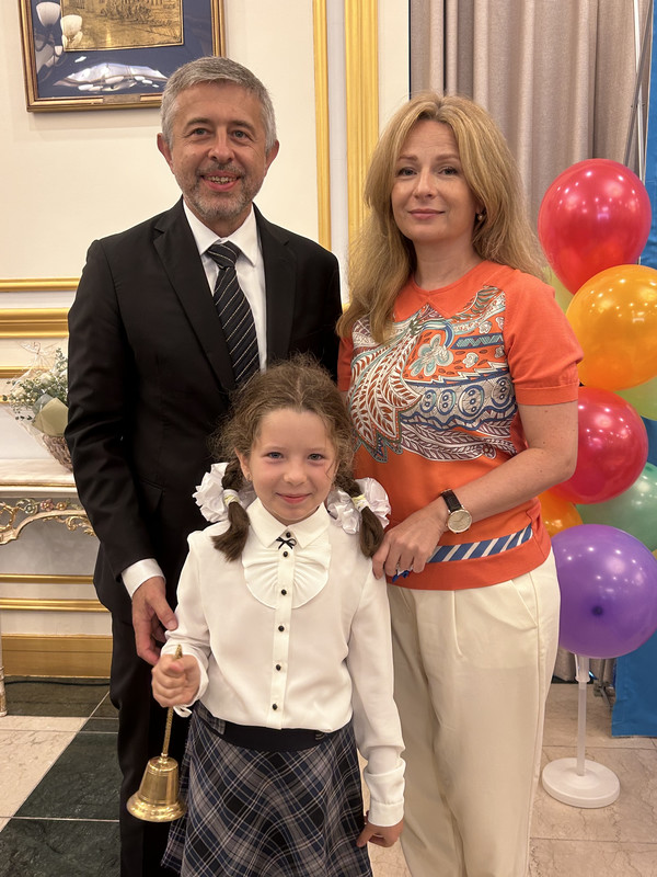 The Ambassador of Russia, Georgy Zinoviev, with his spouse and their daughter, Alexandra, on the first day of school