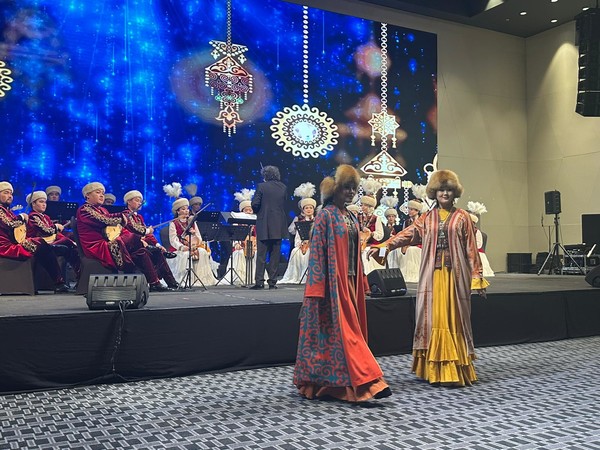 The Tarbiya brand presented a clothing collection blending national traditions with modern style. (Credit=Kazakhstan Embassy in Korea)