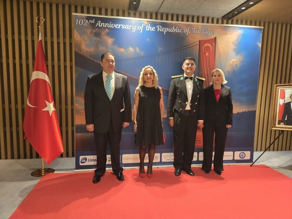 H.E. Murat Tamer, Ambassador of Türkiye to the Republic of Korea, and Madam Ganna Tamer, taking a photo with the president of ASAS, Catalina Bolanos