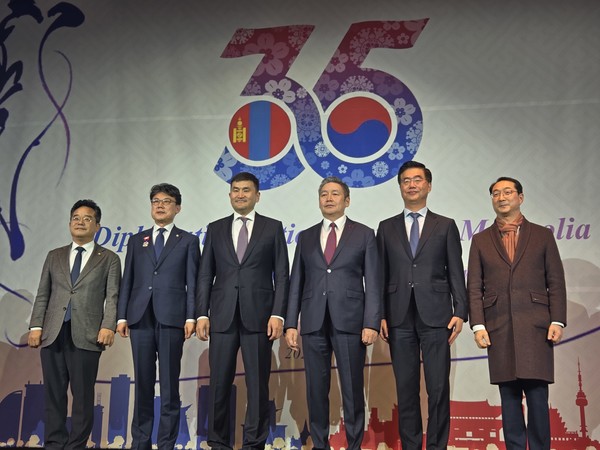 Heads of Diplomatic Missions and Distinguished Guests