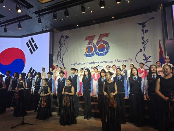 “A musical ensemble composed of Mongolian students performed the national anthems of both countries.
