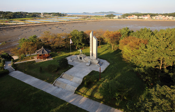 영흥면 해군영흥도전적비