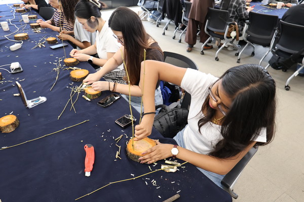 안동 목재 솟대 제작 과정 (사진제공=서울관광재단)