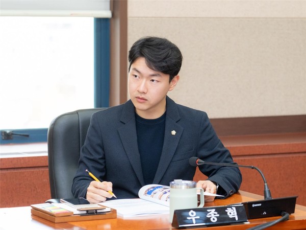 우종혁 의원이 질의에 답변하고 있다. (사진제공=강남구의회 우종혁 의원)